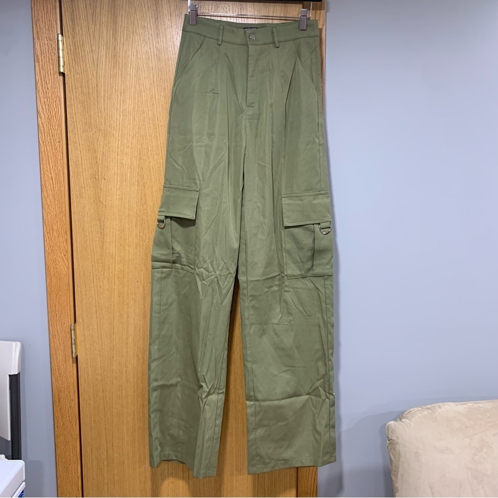 Pretty Little Thing Green Cargo Pants - Size 6